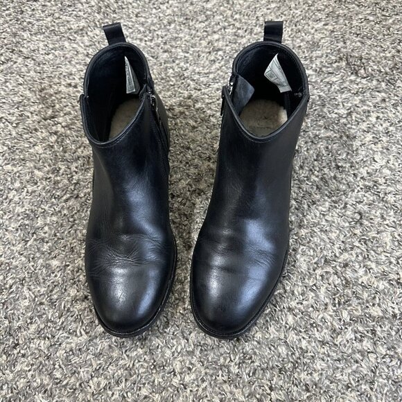 Ugg Australia 1008677 Demi Black Leather Side Zip Ankle Boot Womens Size US 7 - Picture 2 of 12